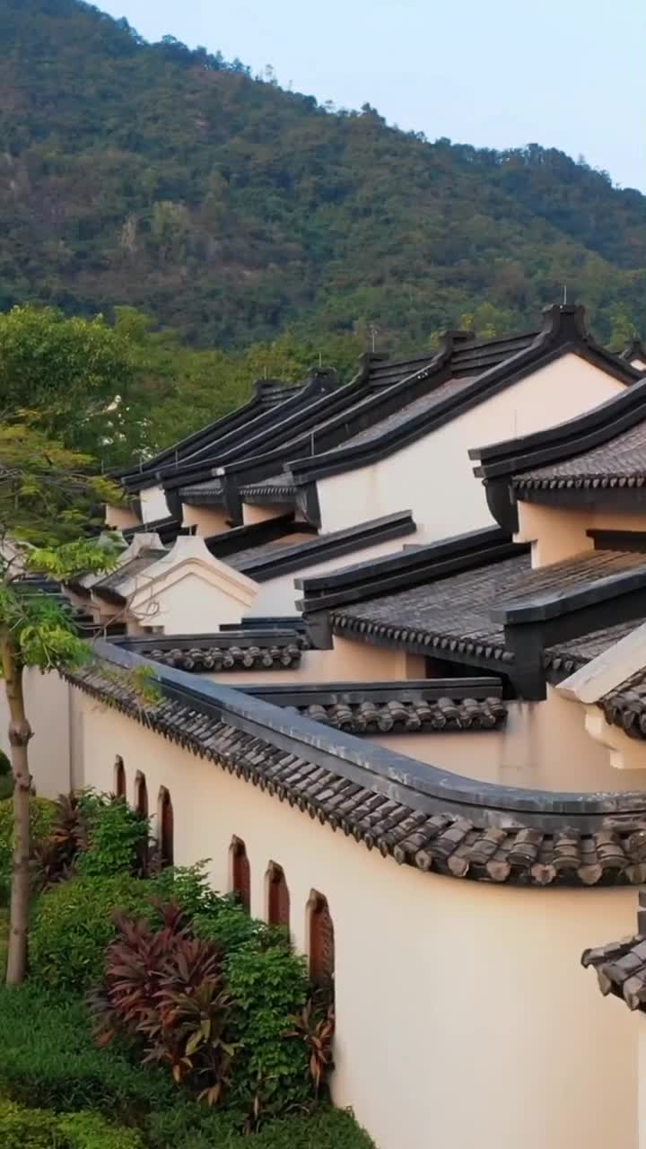 瀑布银河，万缕光辉 烟雨朦胧的汤泉如山水画般美丽邀您游历山水，悦享自然清凉 # 惠州中海汤泉酒店#惠州中海汤泉酒店#自联盟